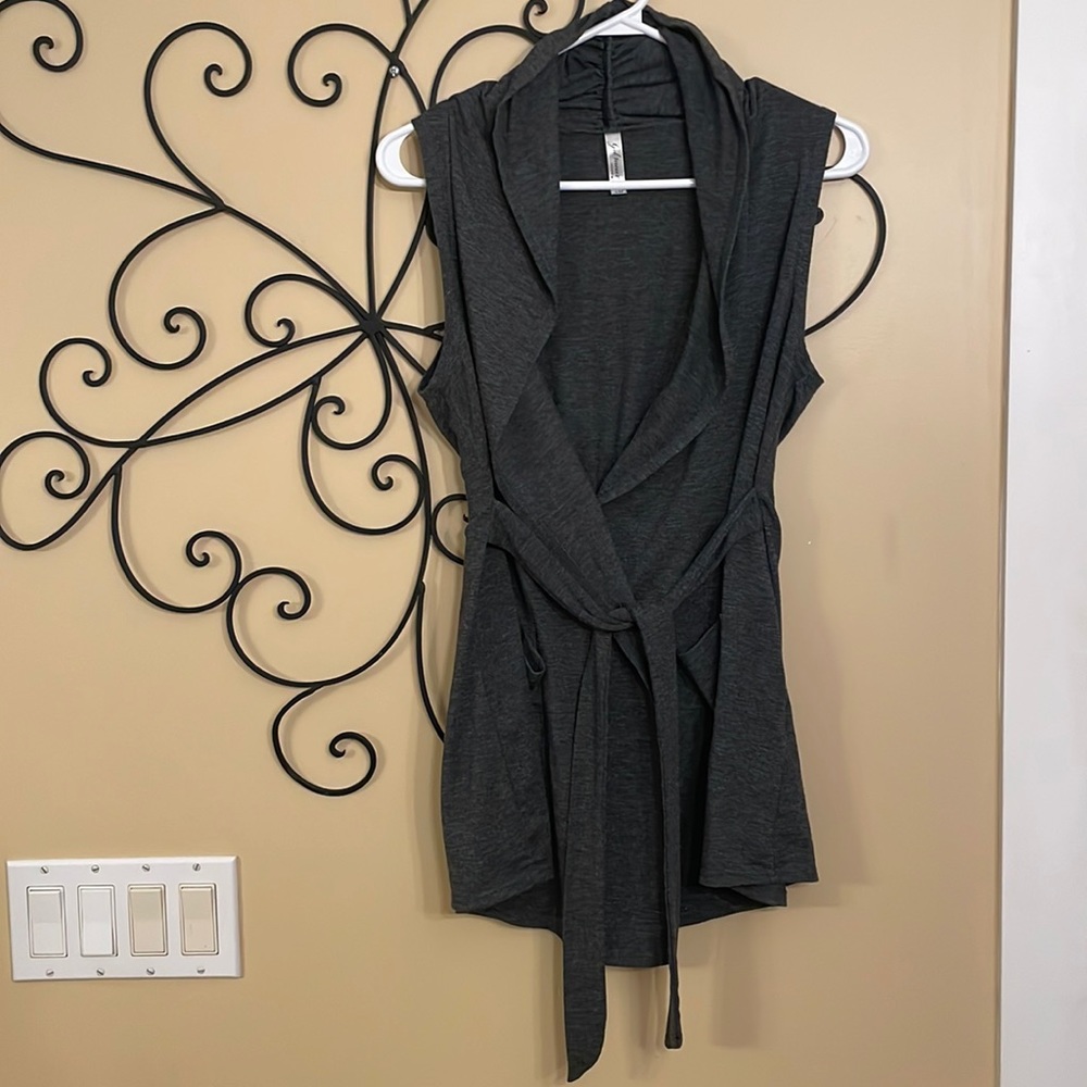 Sleeveless Soft Wrap Tie Vest S-M